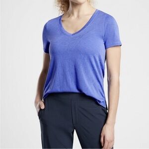 Athleta Breezy Scoop V-Neck Tee. Periwinkle, size Large. Lightly worn